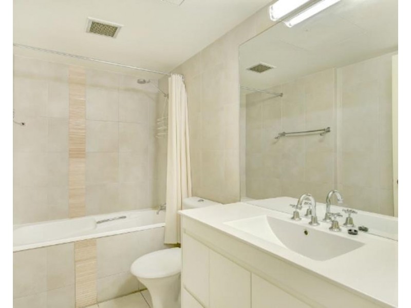 112/2 Barney Street, Southport QLD 4215