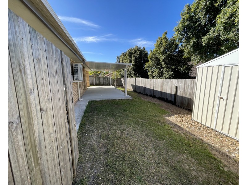 20 Paul Drive, Regents Park QLD 4118