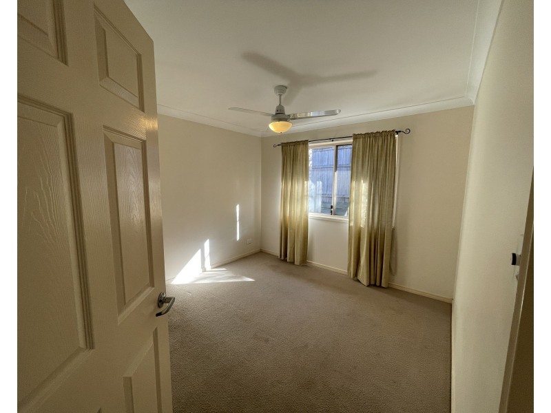 20 Paul Drive, Regents Park QLD 4118