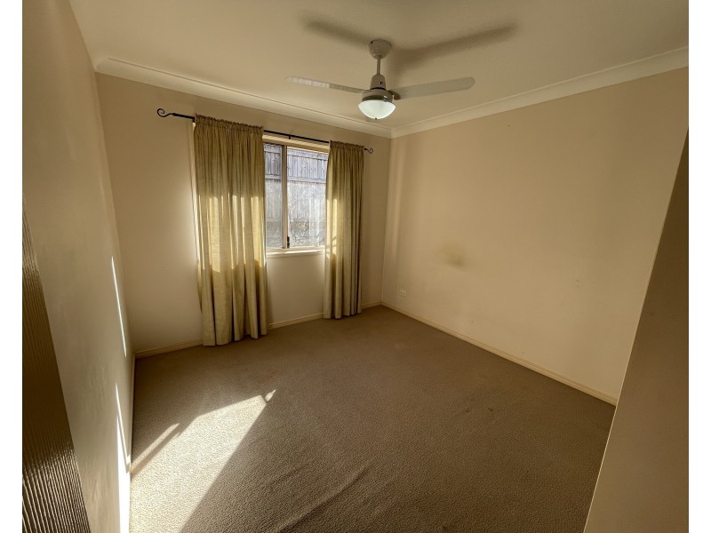 20 Paul Drive, Regents Park QLD 4118