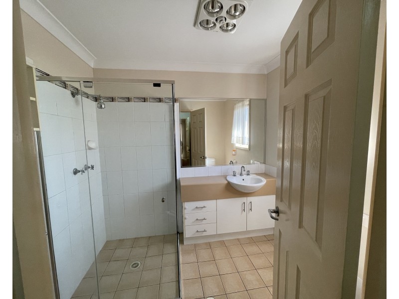 20 Paul Drive, Regents Park QLD 4118