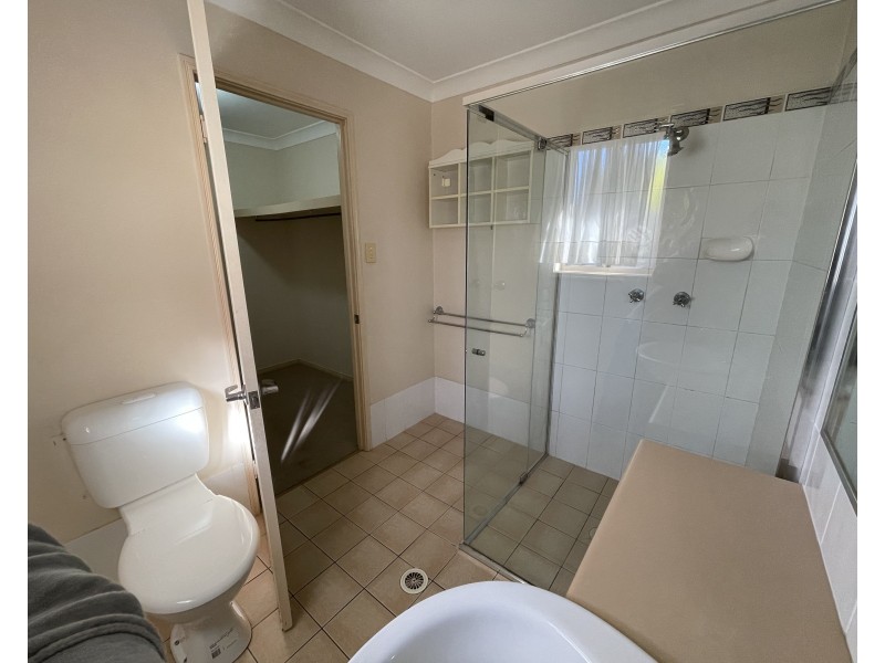 20 Paul Drive, Regents Park QLD 4118