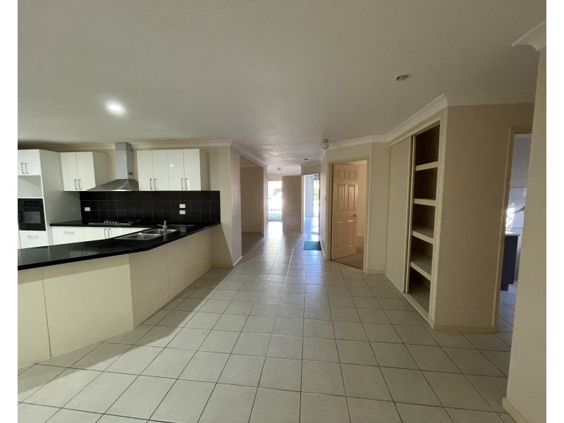 20 Paul Drive, Regents Park QLD 4118