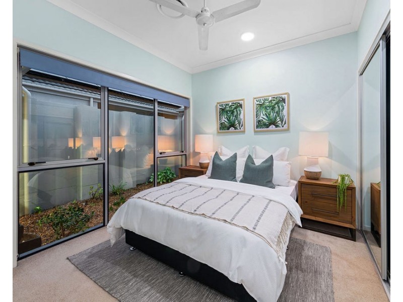 2 Barrington Crescent, Wakerley QLD 4154