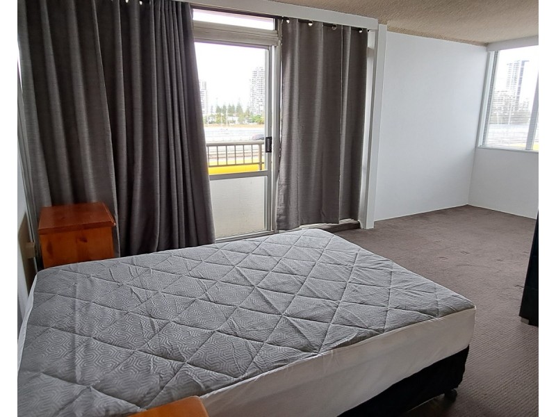 311/2 Barney Street, Southport QLD 4215