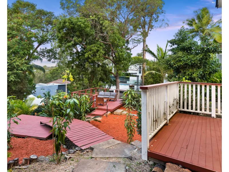 5 Carmody Road, St Lucia QLD 4067