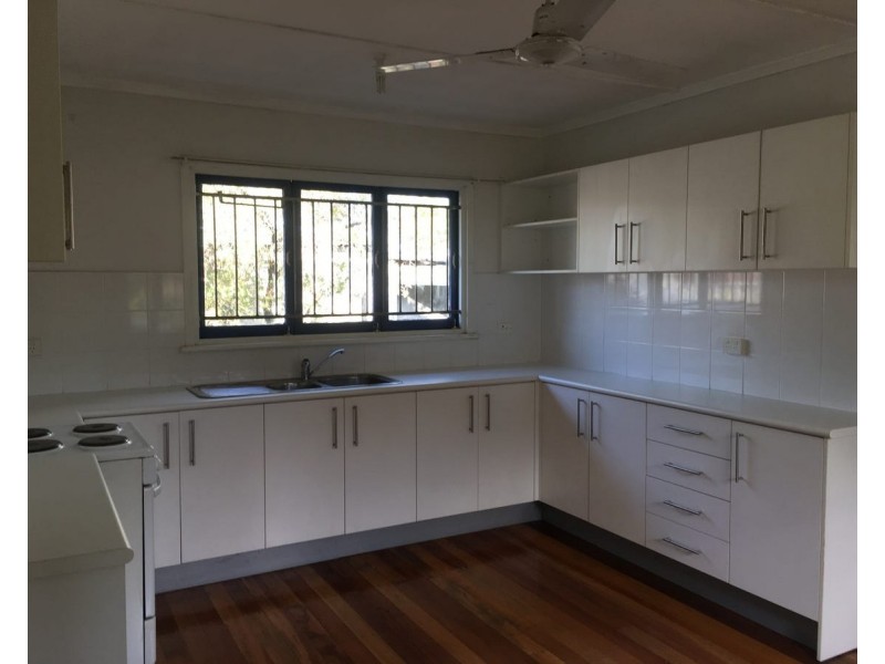 8 Goldfinch Street, Inala QLD 4077