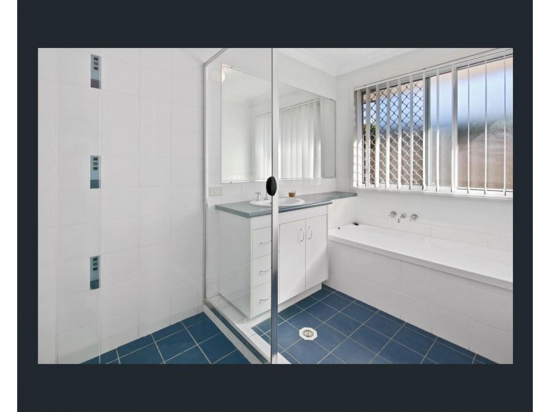 45 Macfarlan Street, Birkdale QLD 4159