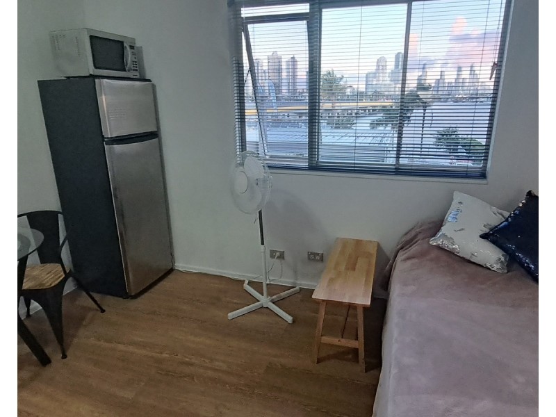 301/2 Barney Street, Southport QLD 4215