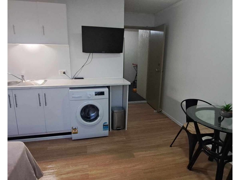 301/2 Barney Street, Southport QLD 4215