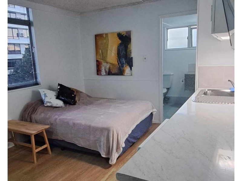 301/2 Barney Street, Southport QLD 4215