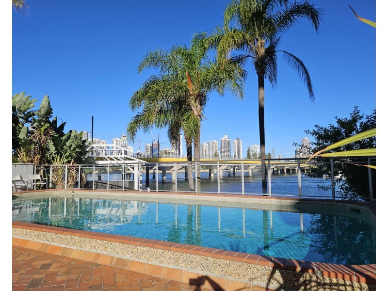 301/2 Barney Street, Southport QLD 4215