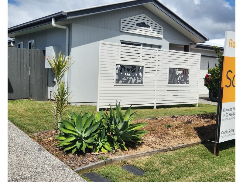 12 Henning cresent, Meridan Plains QLD 4551