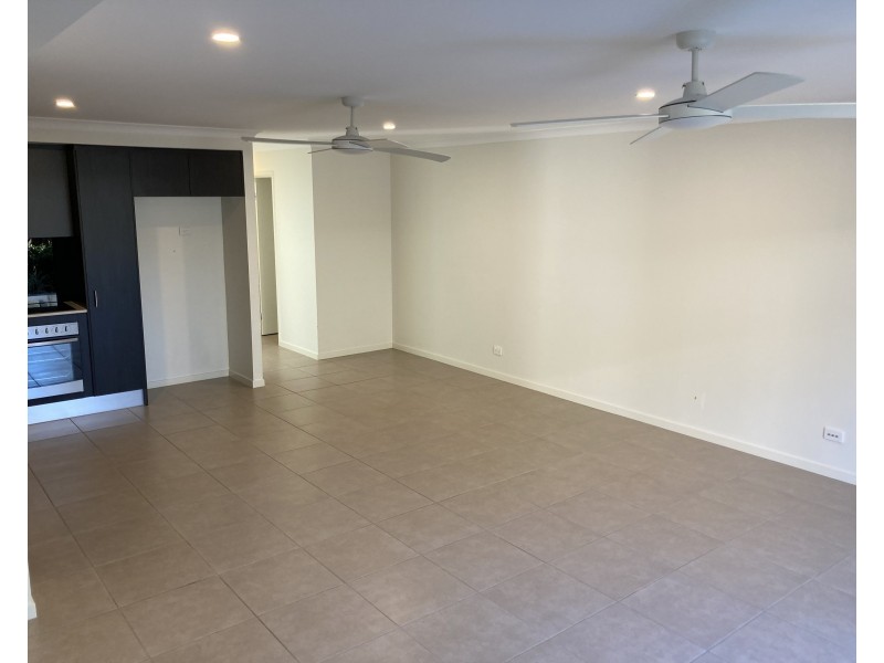 136/370 Gainsborough Drive, Pimpama QLD 4209