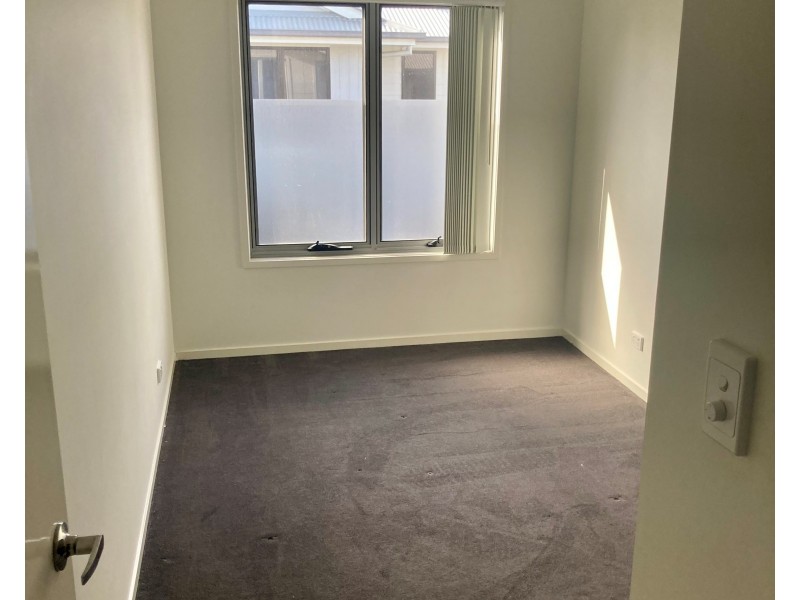 136/370 Gainsborough Drive, Pimpama QLD 4209