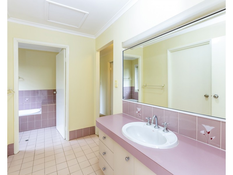 4 Wyambi Place, Middle Park QLD 4074