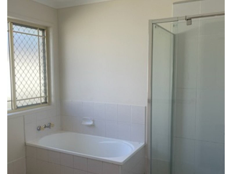 6 Hadlow Street, Waterford West QLD 4133