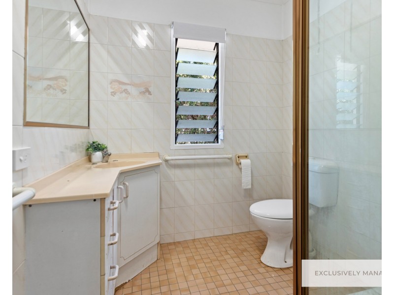 11 Hodgkinson Street, Chermside QLD 4032