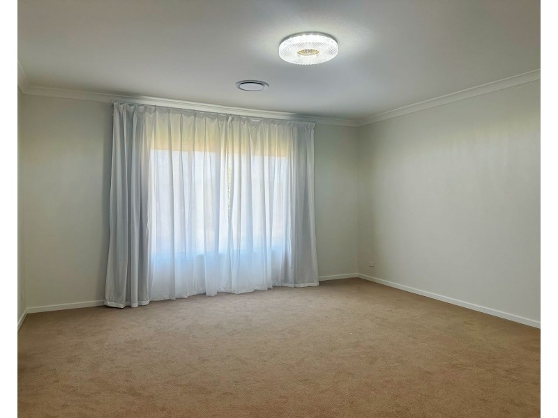 28 Lexton st, Stretton QLD 4116