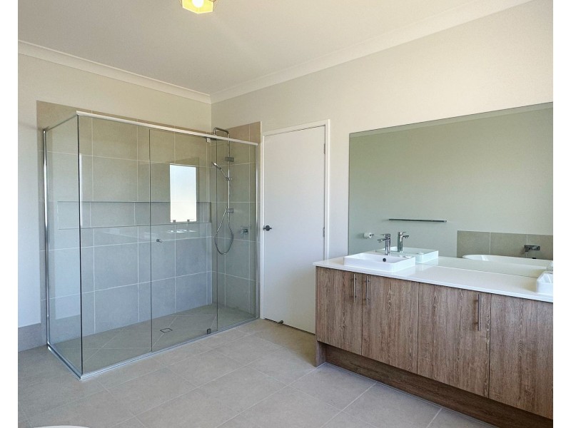 28 Lexton st, Stretton QLD 4116