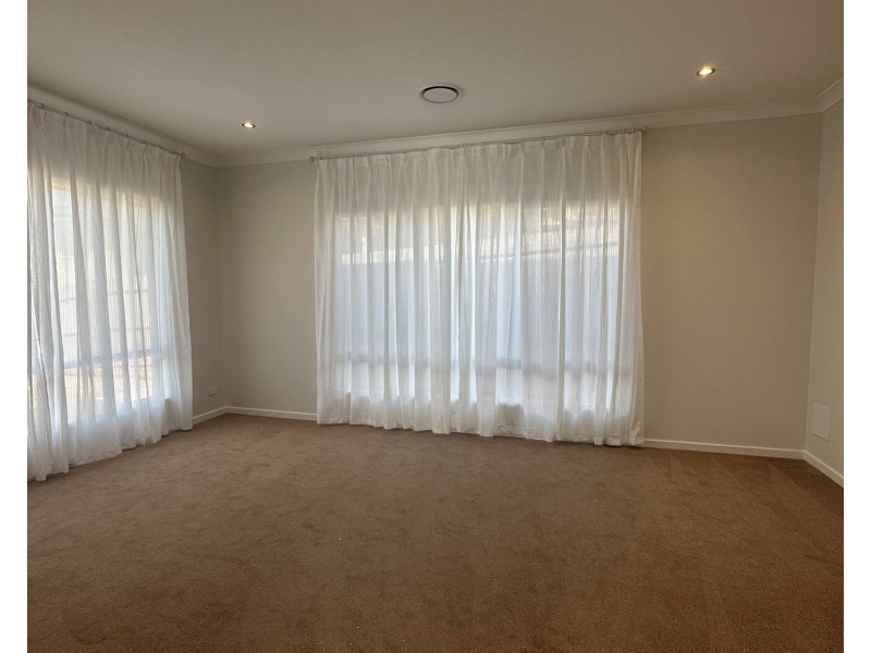 28 Lexton st, Stretton QLD 4116