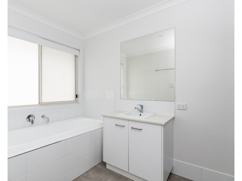 15 Jeffreys Street, Caboolture South QLD 4510