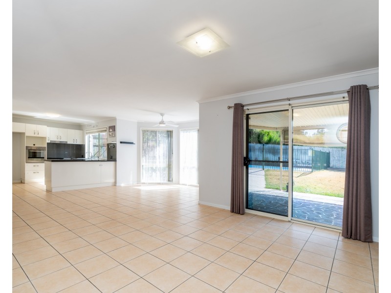 14 Toorak Place, Forest Lake QLD 4078