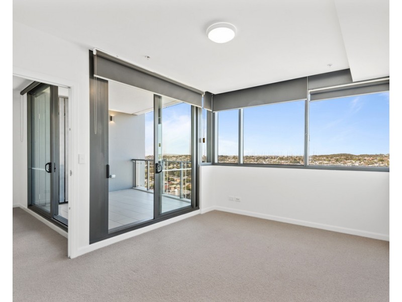 10706/300 Old Cleveland Road, Coorparoo QLD 4151