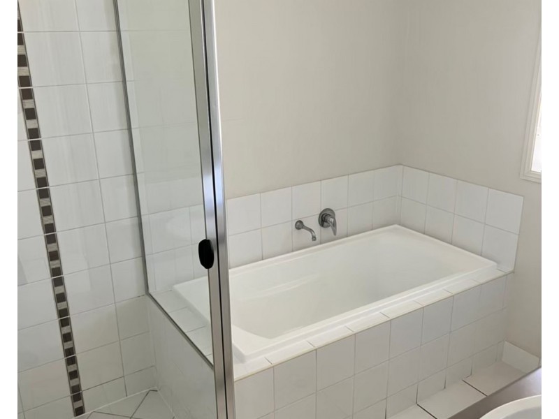 4 Jasper Way, Springfield QLD 4300