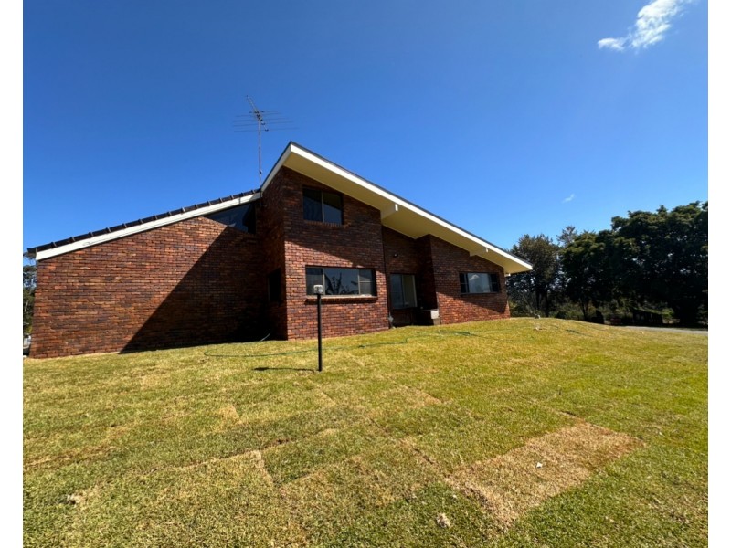 45 Camfin Road, Clear Mountain QLD 4500