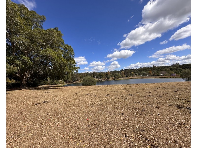 45 Camfin Road, Clear Mountain QLD 4500