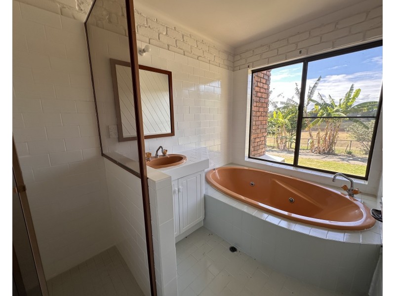 45 Camfin Road, Clear Mountain QLD 4500