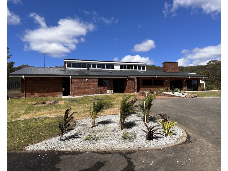 45 Camfin Road, Clear Mountain QLD 4500