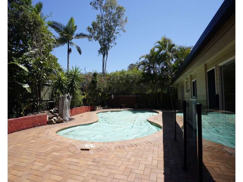 28 Ashburton st, Chapel Hill QLD 4069