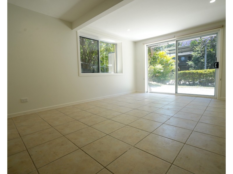 28 Ashburton st, Chapel Hill QLD 4069