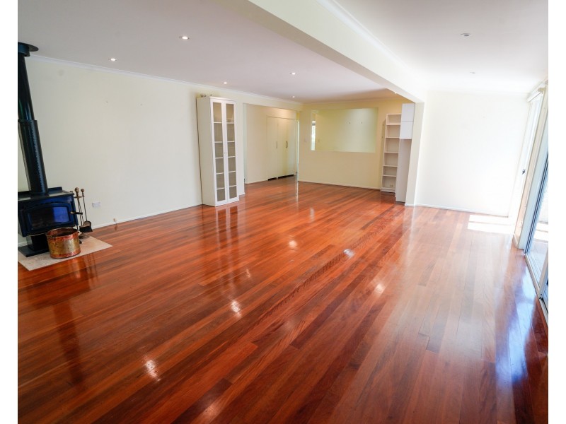 28 Ashburton st, Chapel Hill QLD 4069