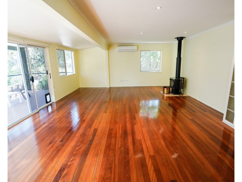 28 Ashburton st, Chapel Hill QLD 4069