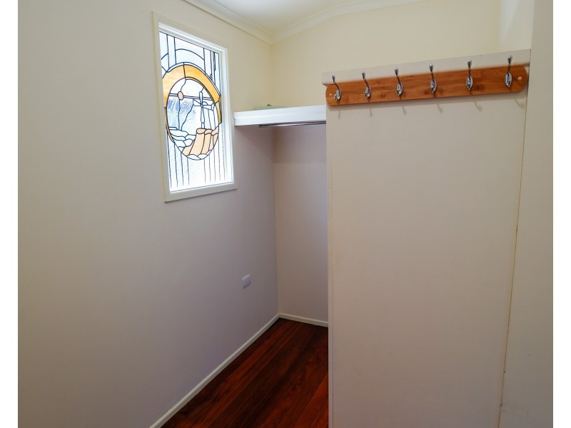 28 Ashburton st, Chapel Hill QLD 4069