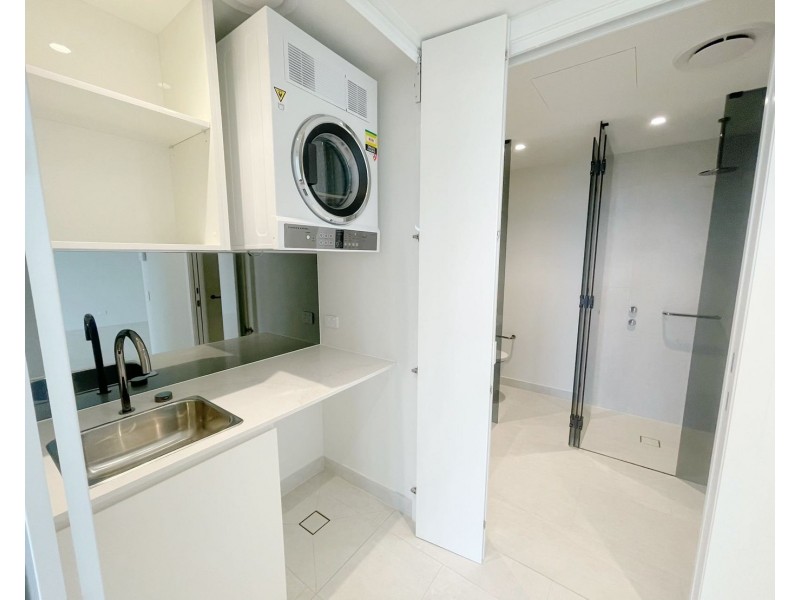 41004/24 The Lanes Boulevard, Mermaid Waters QLD 4218