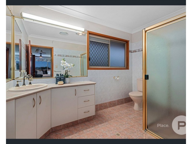 16 Goodwood Place, Carindale QLD 4152