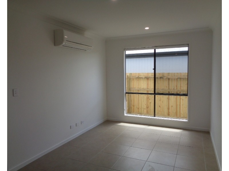 8 Jubilant Street, Morayfield QLD 4506