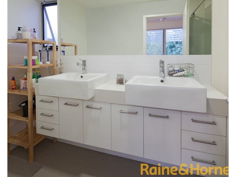ID:L49430/ 43 Beeston St., Teneriffe QLD 4005