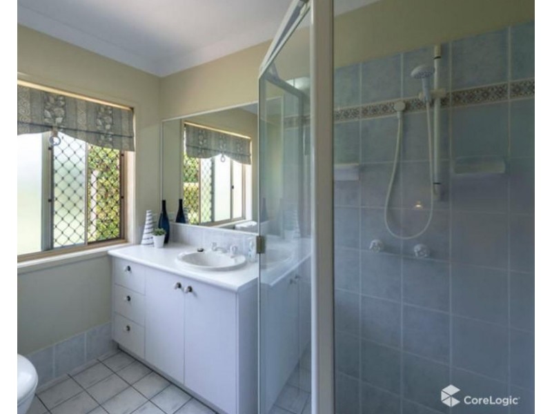 70 Golden Oak Crescent, Carindale QLD 4152