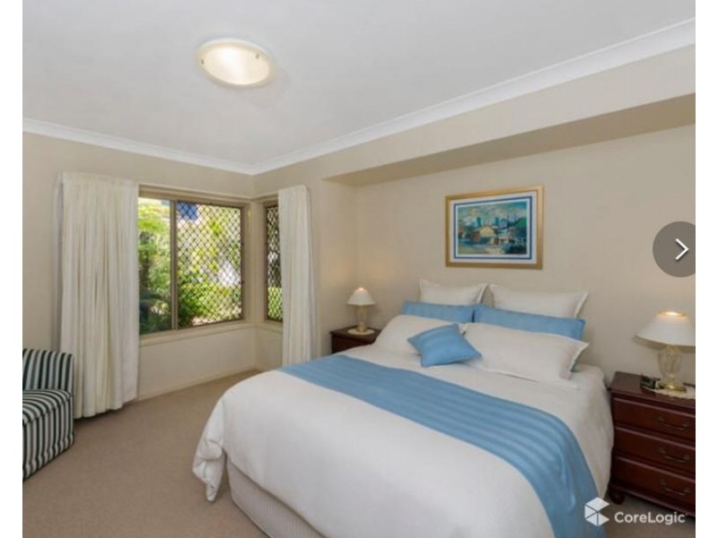 70 Golden Oak Crescent, Carindale QLD 4152