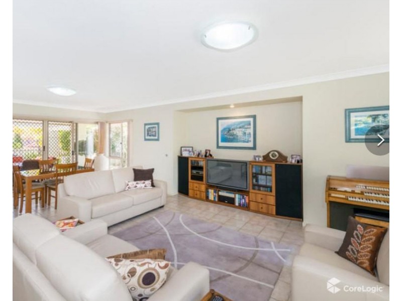 70 Golden Oak Crescent, Carindale QLD 4152