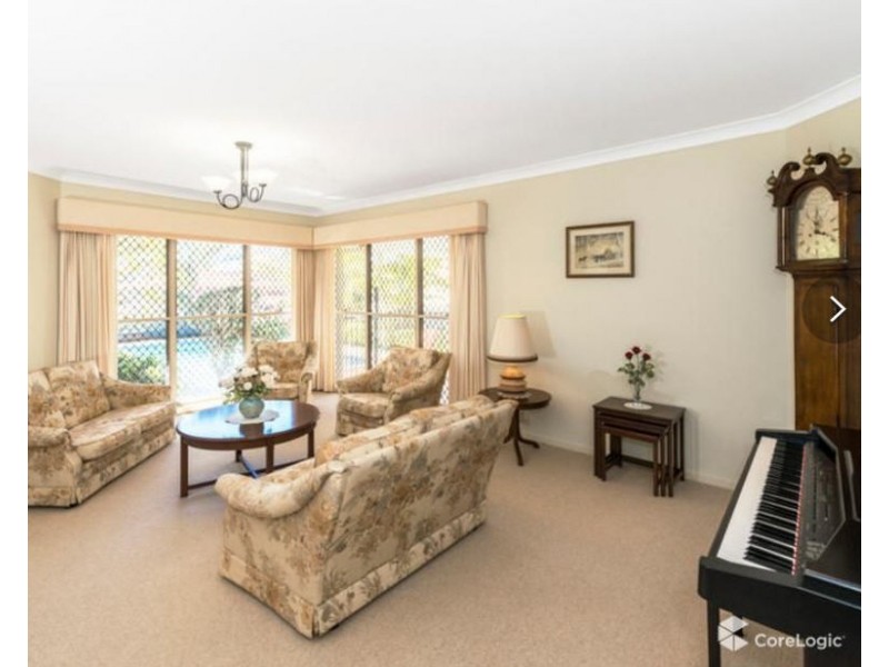 70 Golden Oak Crescent, Carindale QLD 4152