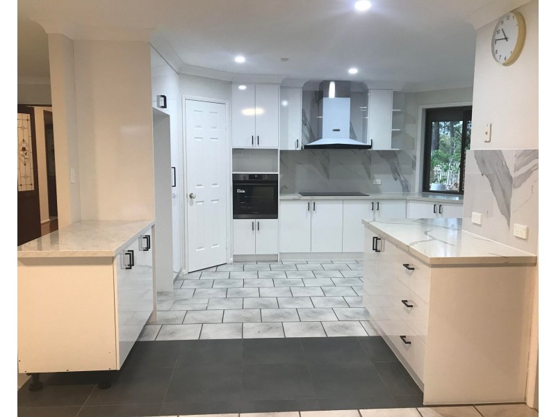 2 Robusta Place, Forest Lake QLD 4078