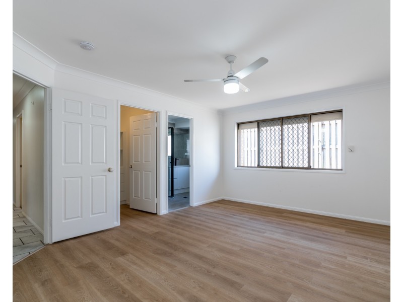 2 Robusta Place, Forest Lake QLD 4078