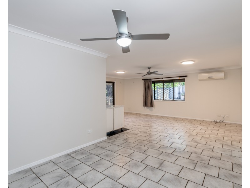 2 Robusta Place, Forest Lake QLD 4078