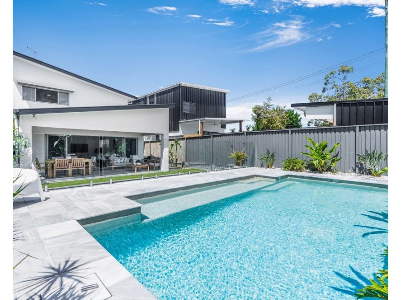 43 Wood Street, Manly QLD 4179